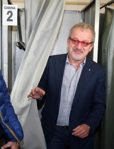 President of Lombardia Region, Roberto Maroni, during voting operations for the Referendum on the Autonomy of Lombardia Region in Lozza, Italy, 22 October 2017. ANSA/MATTEO BAZZI